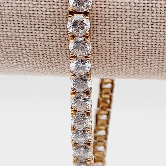 Vintage CZ Clear Rhinestone Tennis Bracelet - 7 1/4 Inches - RS Fold Over Clasp - Picture 4 of 10